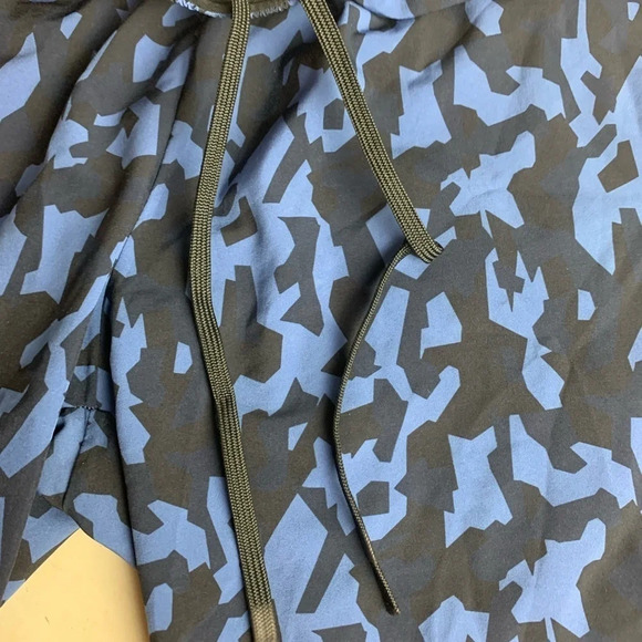 ZYIA Active Men’s Blue Camo Shorts Size Small - Picture 15 of 16